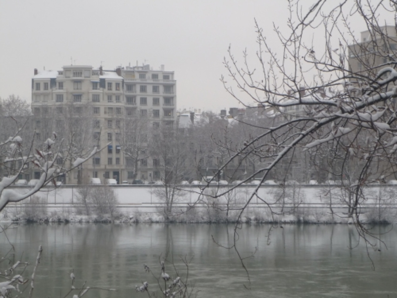 Les premiers flocons tombent à Lyon Les premiers flocons tombent à Lyon