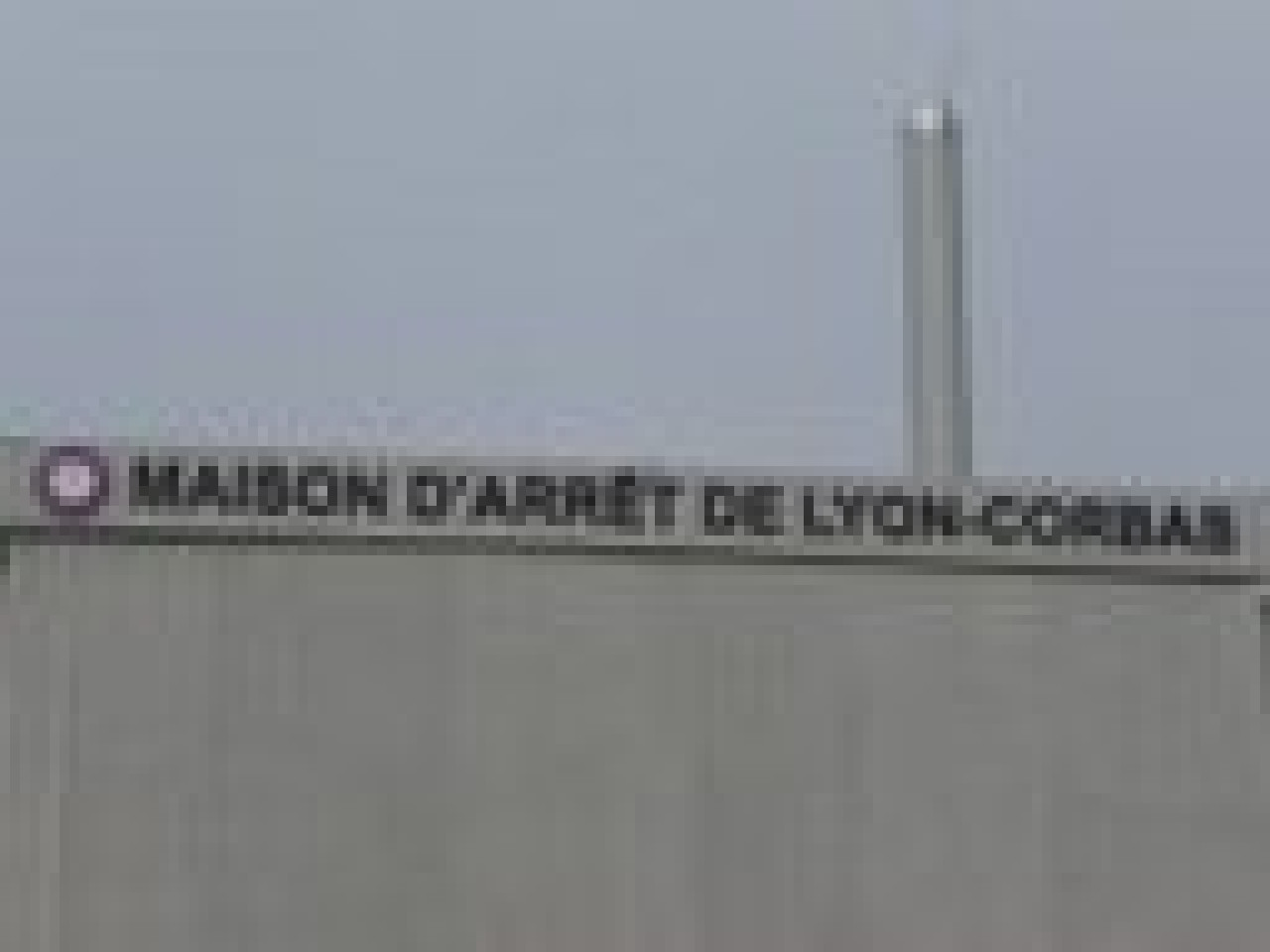 Levée du blocage devant la prison de Lyon-Corbas Levée du blocage devant la prison de Lyon-Corbas