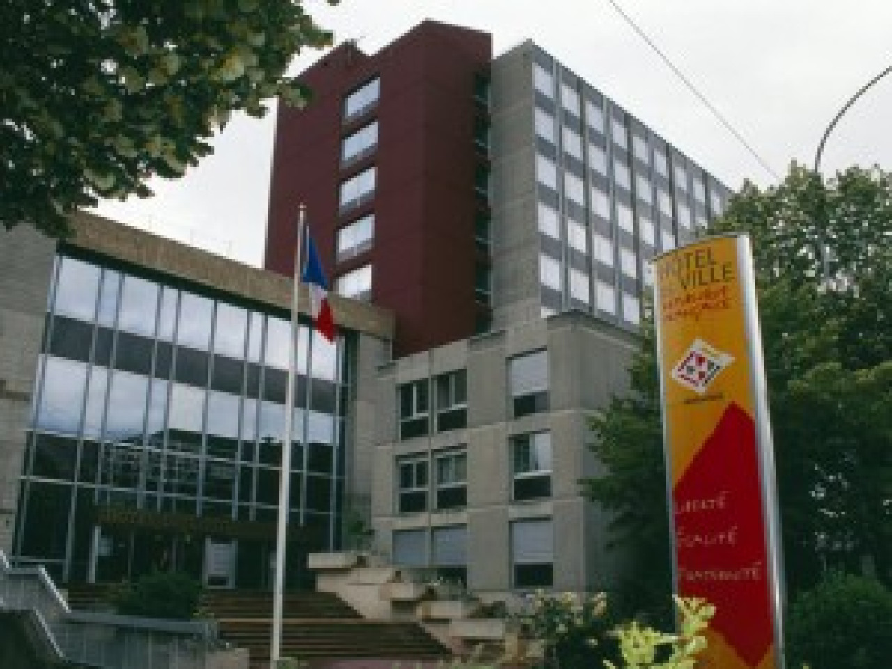 Mich&egrave;le Picard intronis&eacute; &agrave; la t&ecirc;te de la mairie de V&eacute;nissieux
