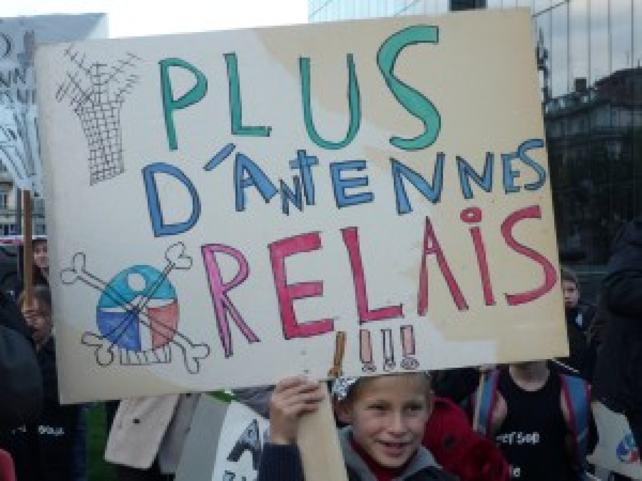 On reparle de l&rsquo;antenne-relais situ&eacute;e au-dessus de la cour de l&rsquo;&eacute;cole Gerson