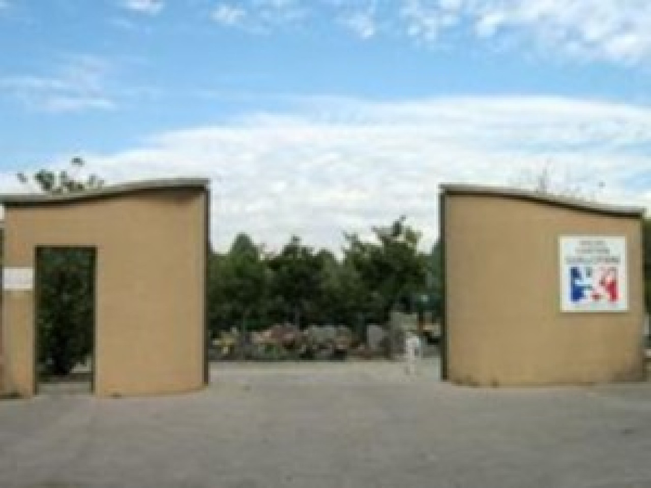 Plus de 400 personnes ont assist&eacute; aux obs&egrave;ques de Foued Guessoum &agrave; Villeurbanne