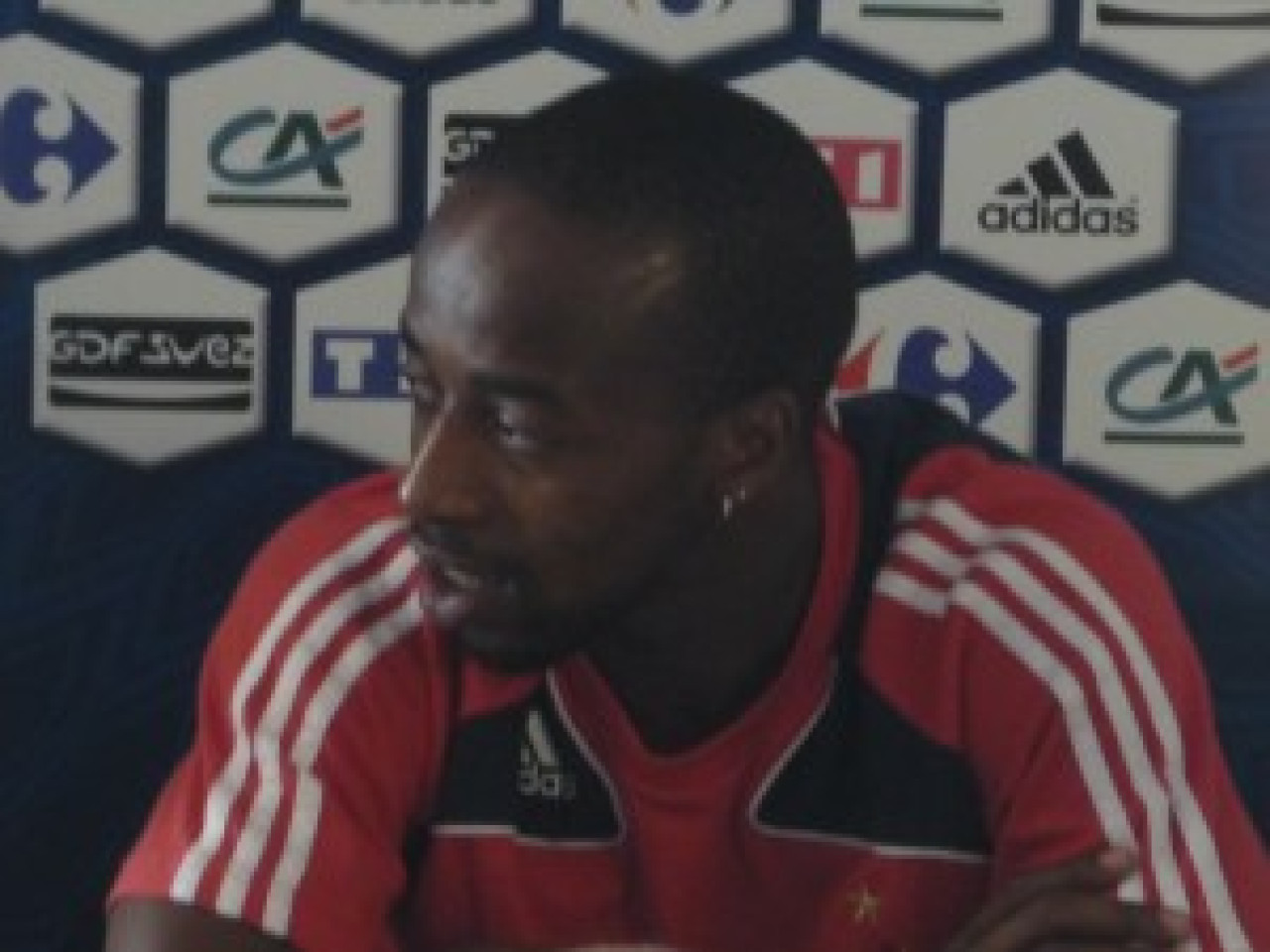 Sidney Govou doit être opéré à Lyon lundi Sidney Govou doit être opéré à Lyon lundi