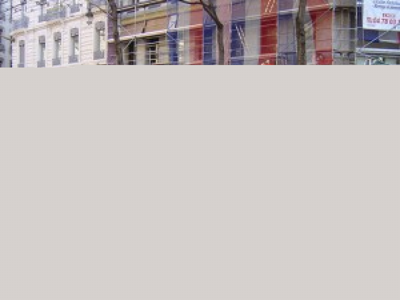 Un père et son jeune fils arrêtés pour avoir frappé et insulté des policiers Un père et son jeune fils arrêtés pour avoir frappé et insulté des policiers