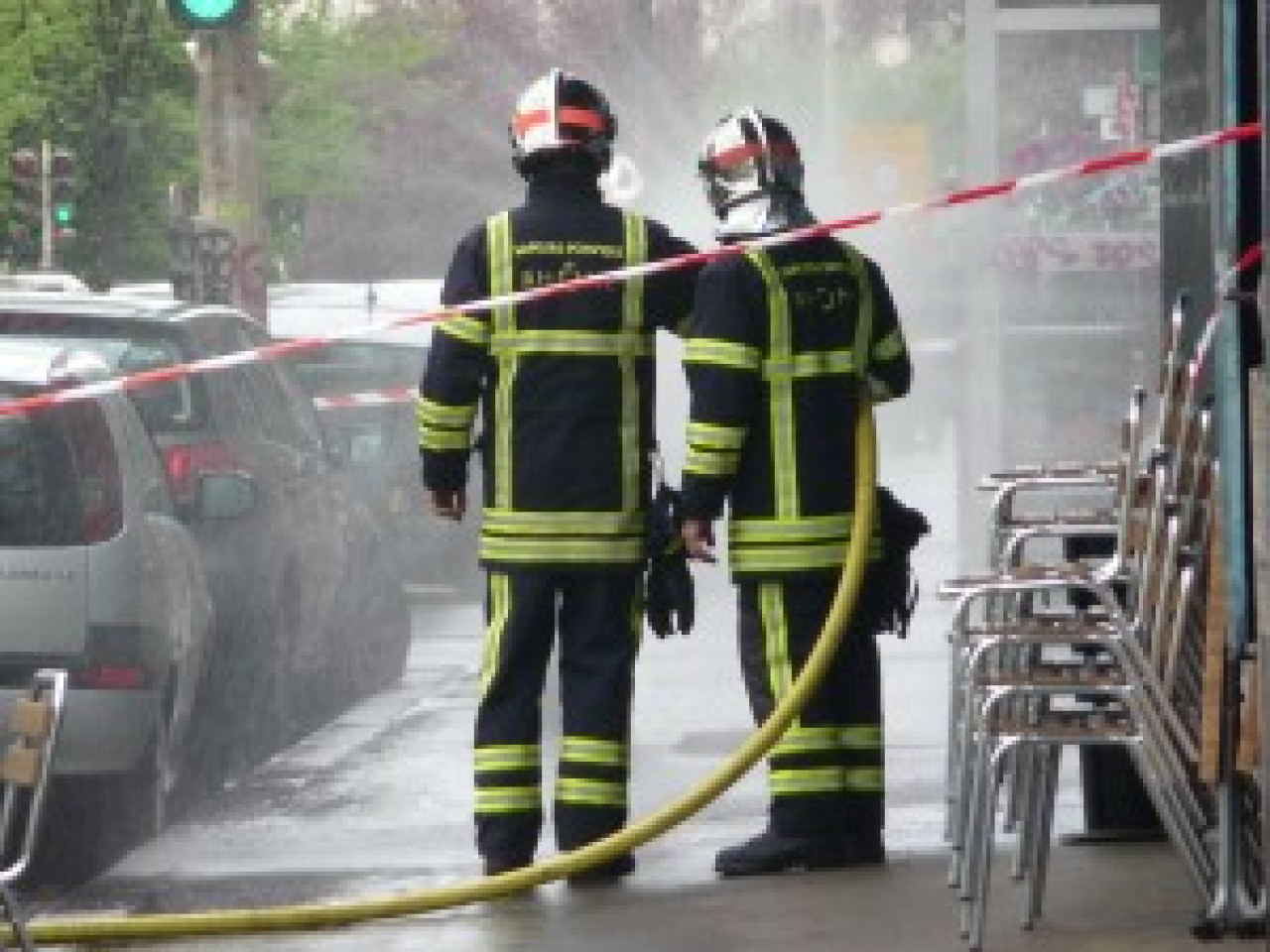 Un équipage de pompiers a été caillassé à la Duchère alors qu’il intervenait la nuit dernière sur un feu de voiture Un équipage de pompiers a été caillassé à la Duchère alors qu’il intervenait la nuit dernière sur un feu de voiture
