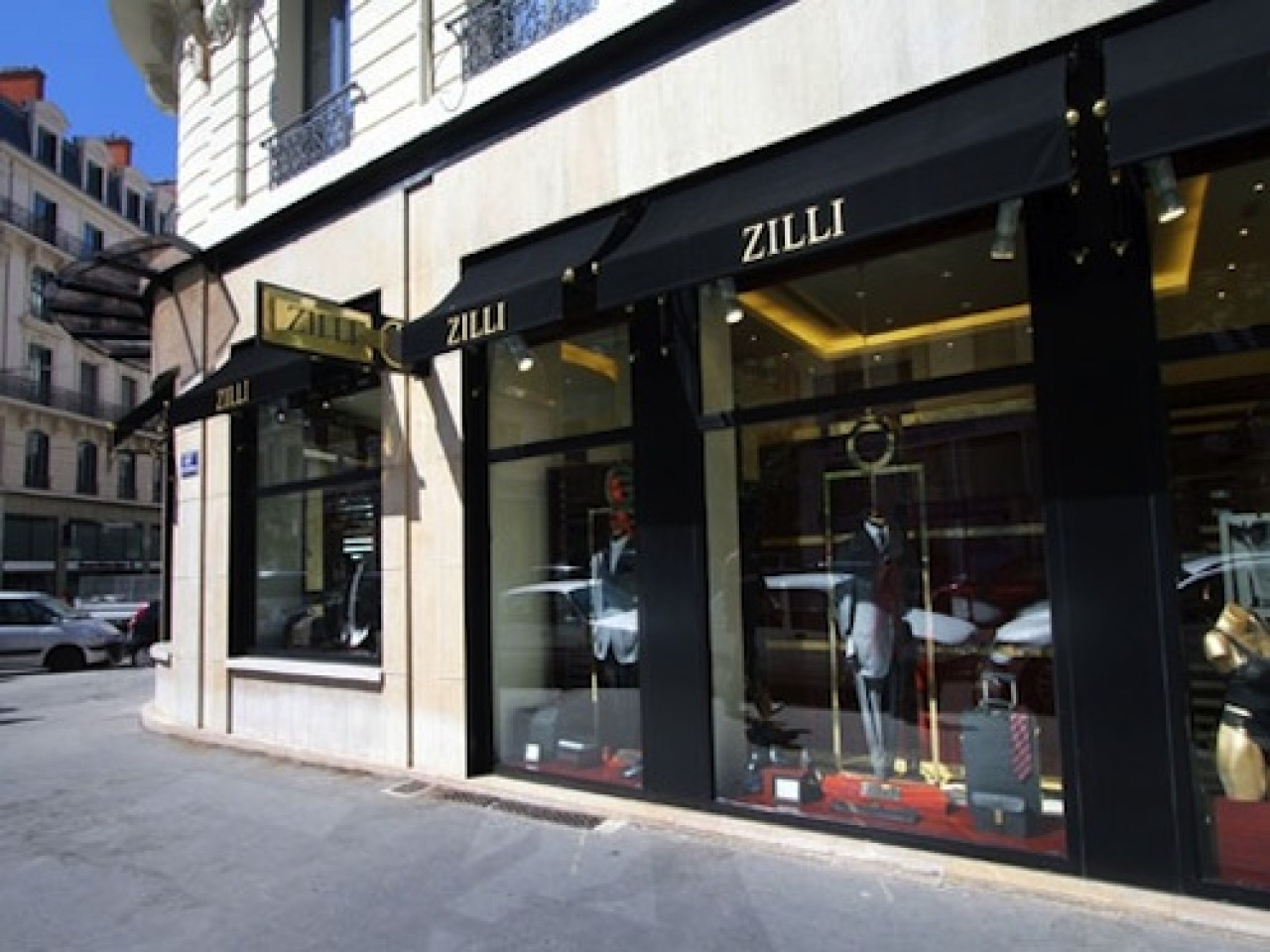 Une attaque à la voiture-bélier mercredi matin dans le centre de Lyon Une attaque à la voiture-bélier mercredi matin dans le centre de Lyon