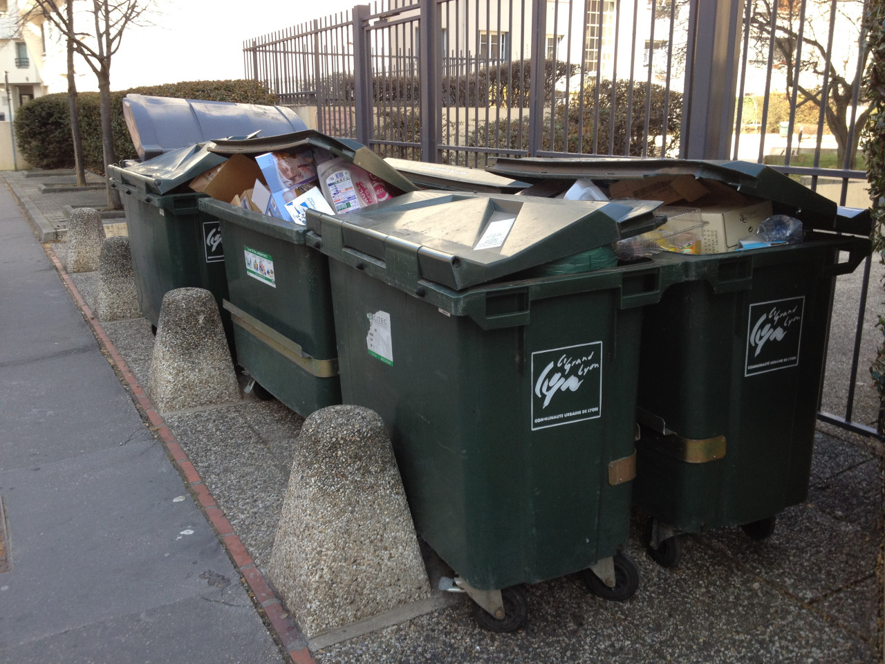 Une réunion mercredi matin entre les éboueurs en grève et le Grand Lyon Une réunion mercredi matin entre les éboueurs en grève et le Grand Lyon