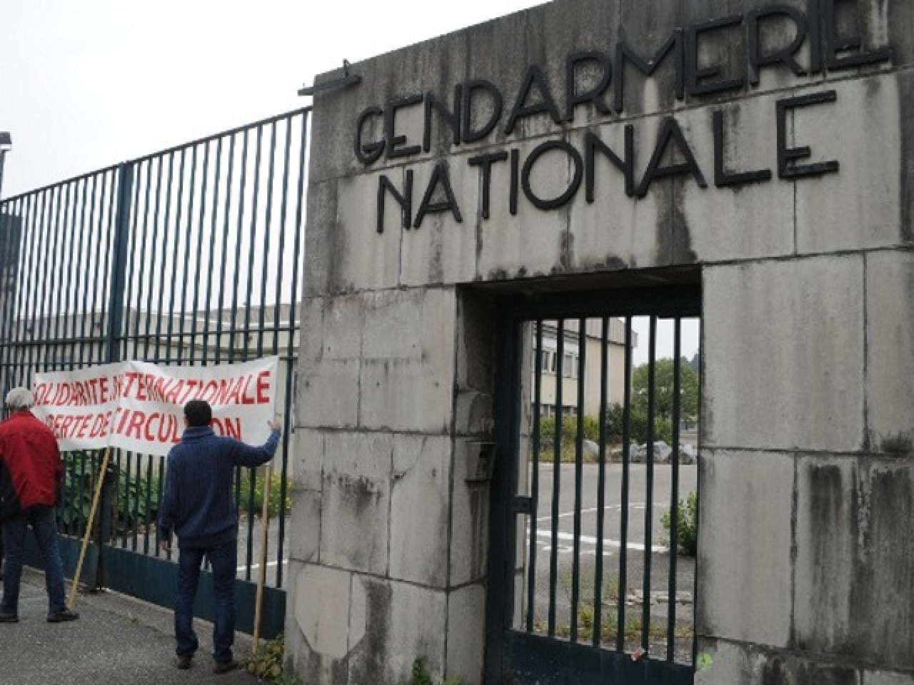 Bron : les chambres vides de la caserne Raby doivent accueillir des réfugiés selon un collectif Bron : les chambres vides de la caserne Raby doivent accueillir des réfugiés selon un collectif
