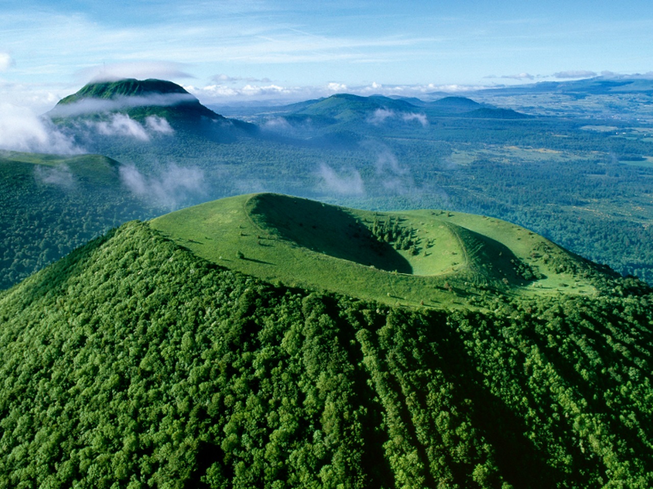 6e du top 10 mondial des destinations, l'Auvergne peut-elle booster le tourisme de la future région ? 6e du top 10 mondial des destinations, l'Auvergne peut-elle booster le tourisme de la future région ?