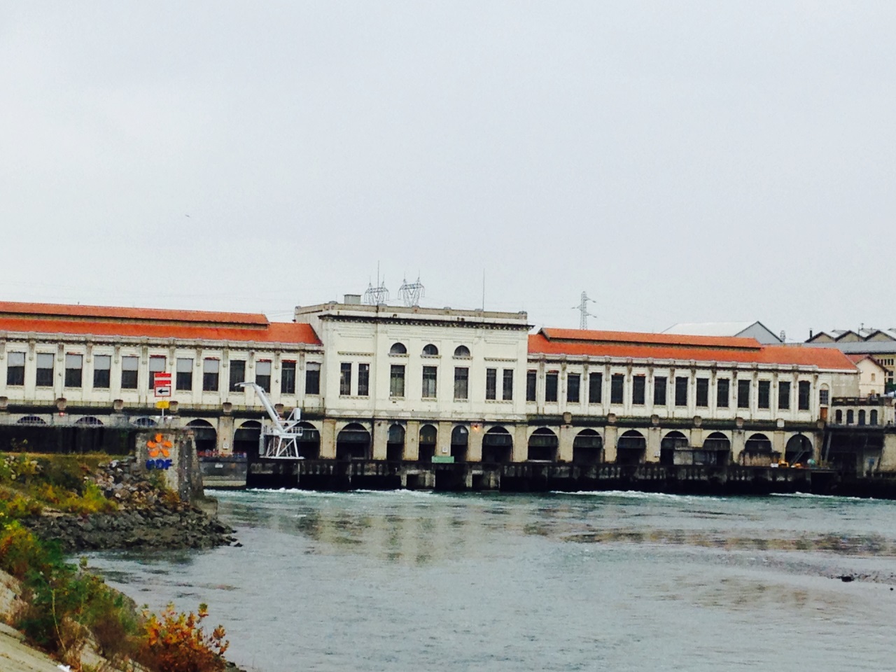 La production stoppée au barrage de Cusset suite à un mouvement de grève La production stoppée au barrage de Cusset suite à un mouvement de grève