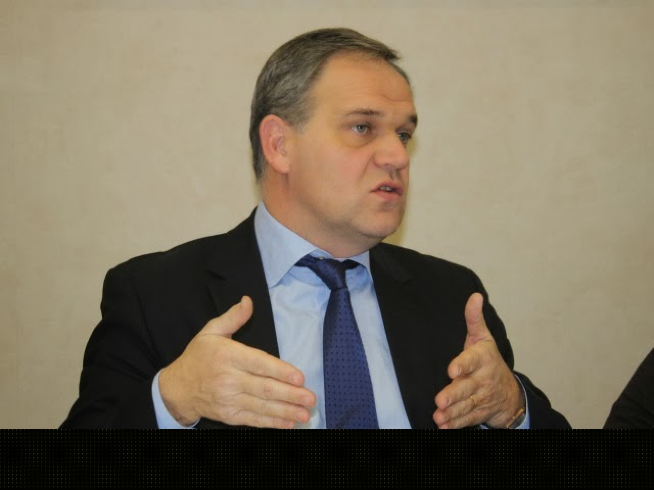 Accueil des réfugiés : François-Noël Buffet nommé rapporteur au Sénat Accueil des réfugiés : François-Noël Buffet nommé rapporteur au Sénat