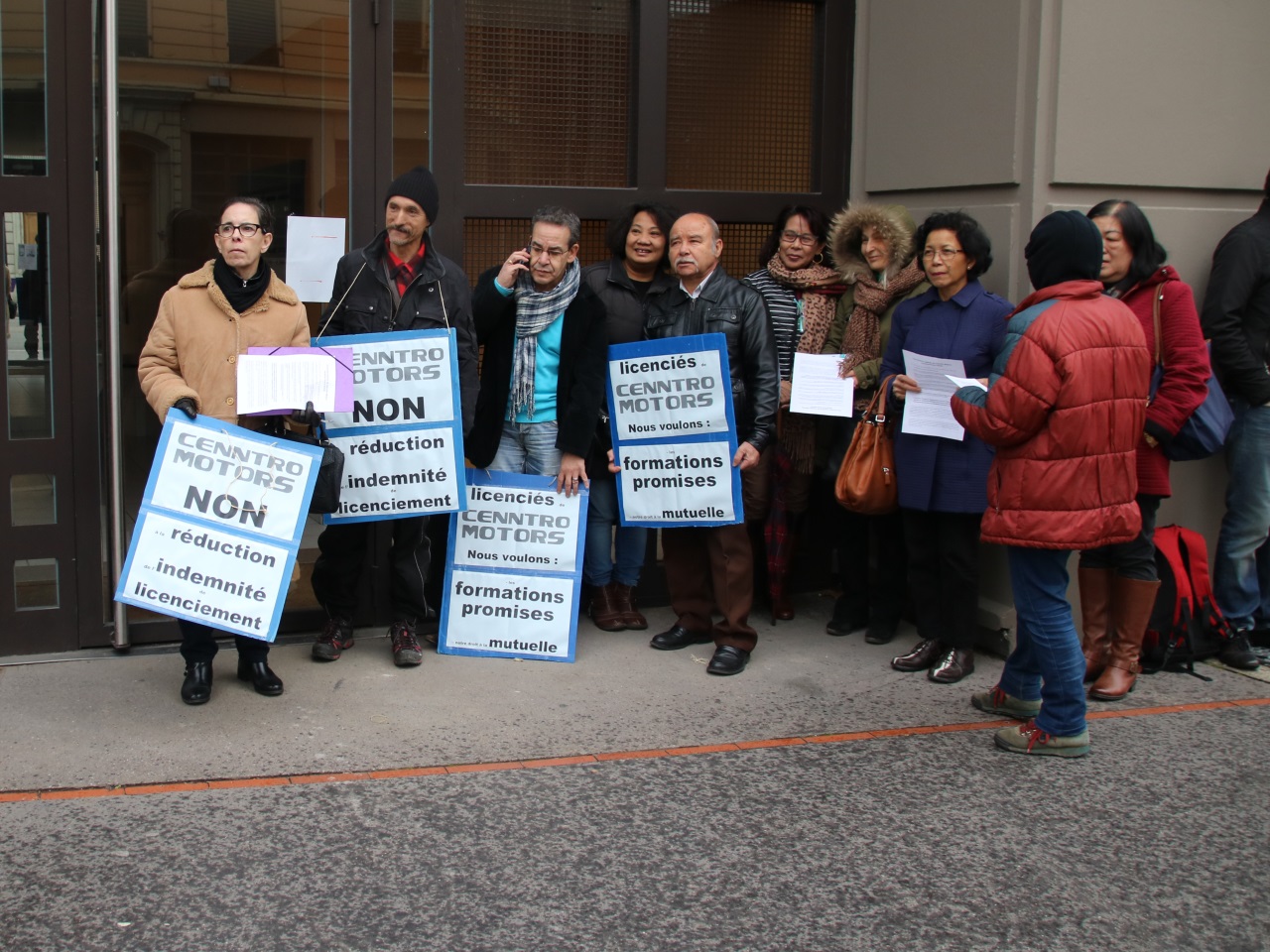 Les anciens salariés de Cenntro Motors manifestent Les anciens salariés de Cenntro Motors manifestent