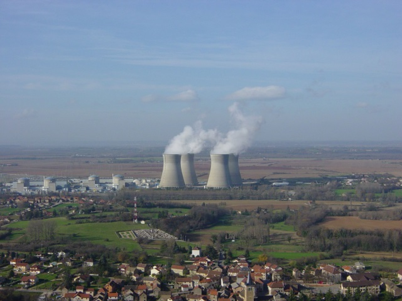 De l’huile non-radioactive déversée dans le Rhône par la centrale du Bugey De l’huile non-radioactive déversée dans le Rhône par la centrale du Bugey