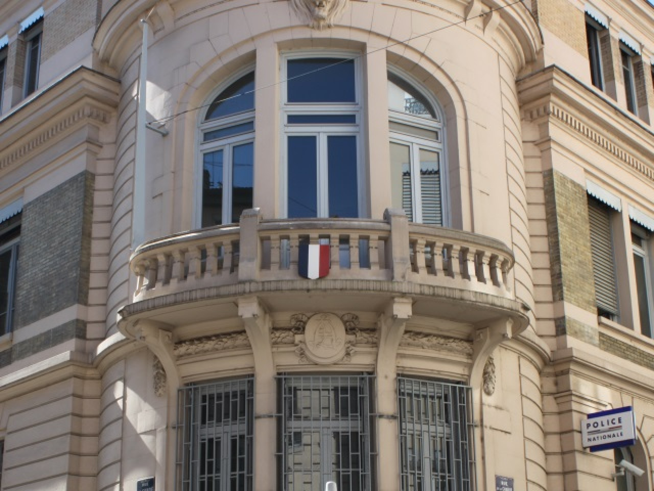 Lyon : deux policiers blessés lors d’une interpellation Lyon : deux policiers blessés lors d’une interpellation