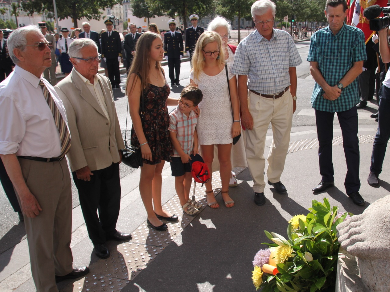 Lyon : un hommage à la fusillade du 27 juillet 1944 a eu lieu sur la place Bellecour Lyon : un hommage à la fusillade du 27 juillet 1944 a eu lieu sur la place Bellecour