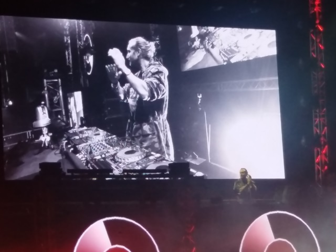 David Guetta a enflamm&eacute; la Halle Tony Garnier !
