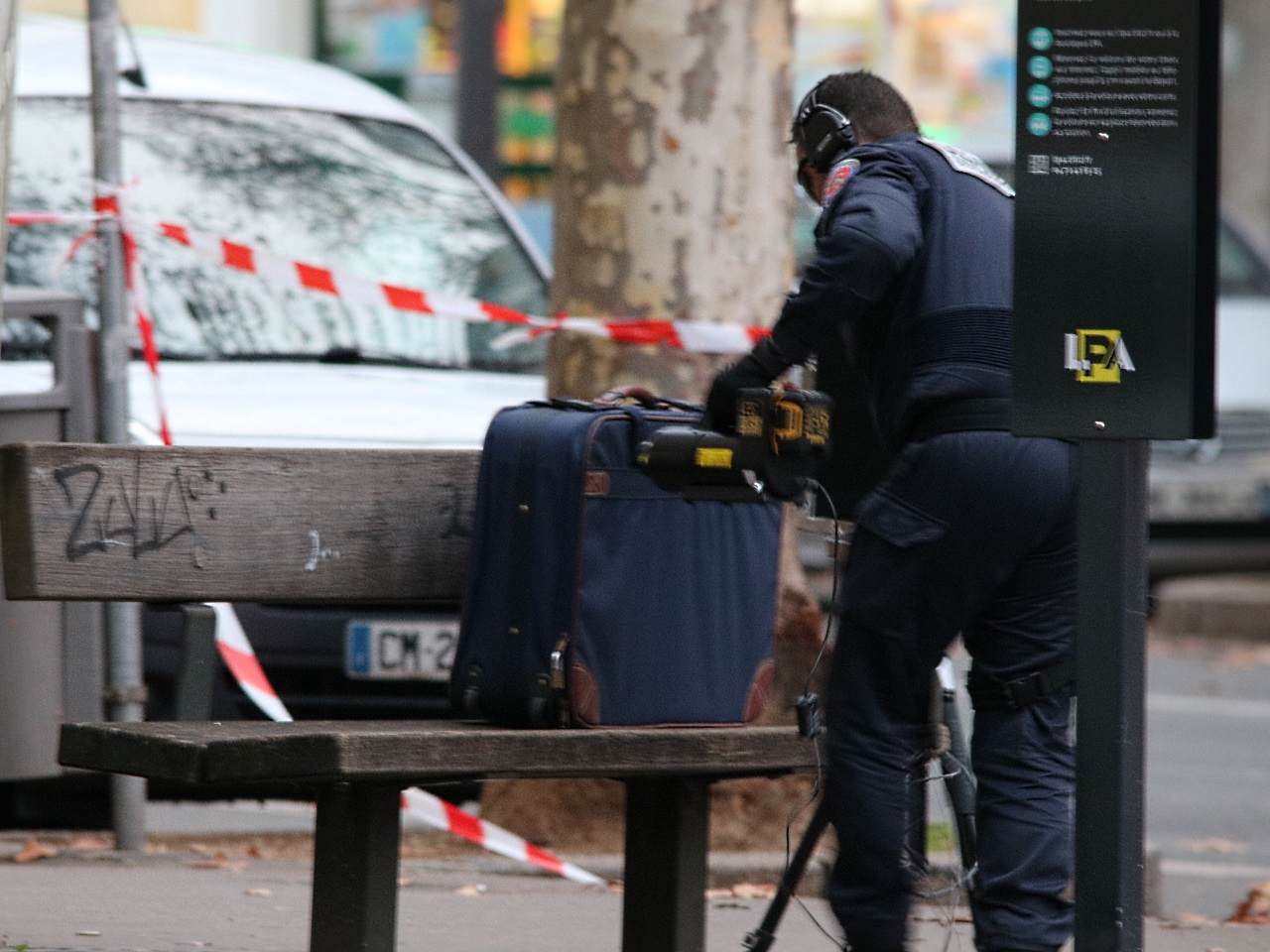 Lyon : les démineurs font exploser une valise suspecte sur le cours Gambetta Lyon : les démineurs font exploser une valise suspecte sur le cours Gambetta