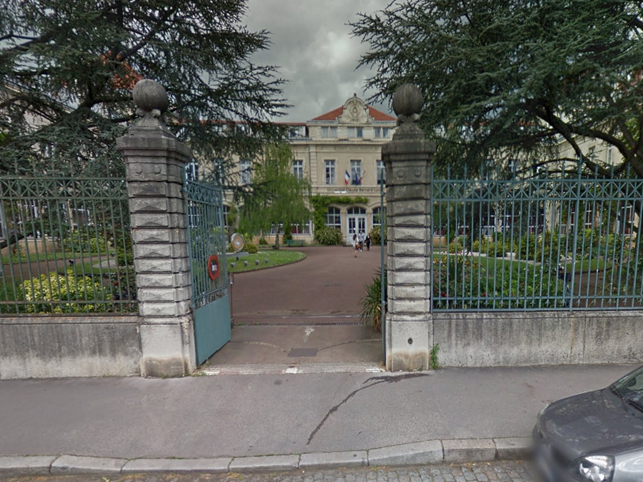 Apologie du terrorisme : la prof stagiaire &eacute;tait elle-m&ecirc;me catholique