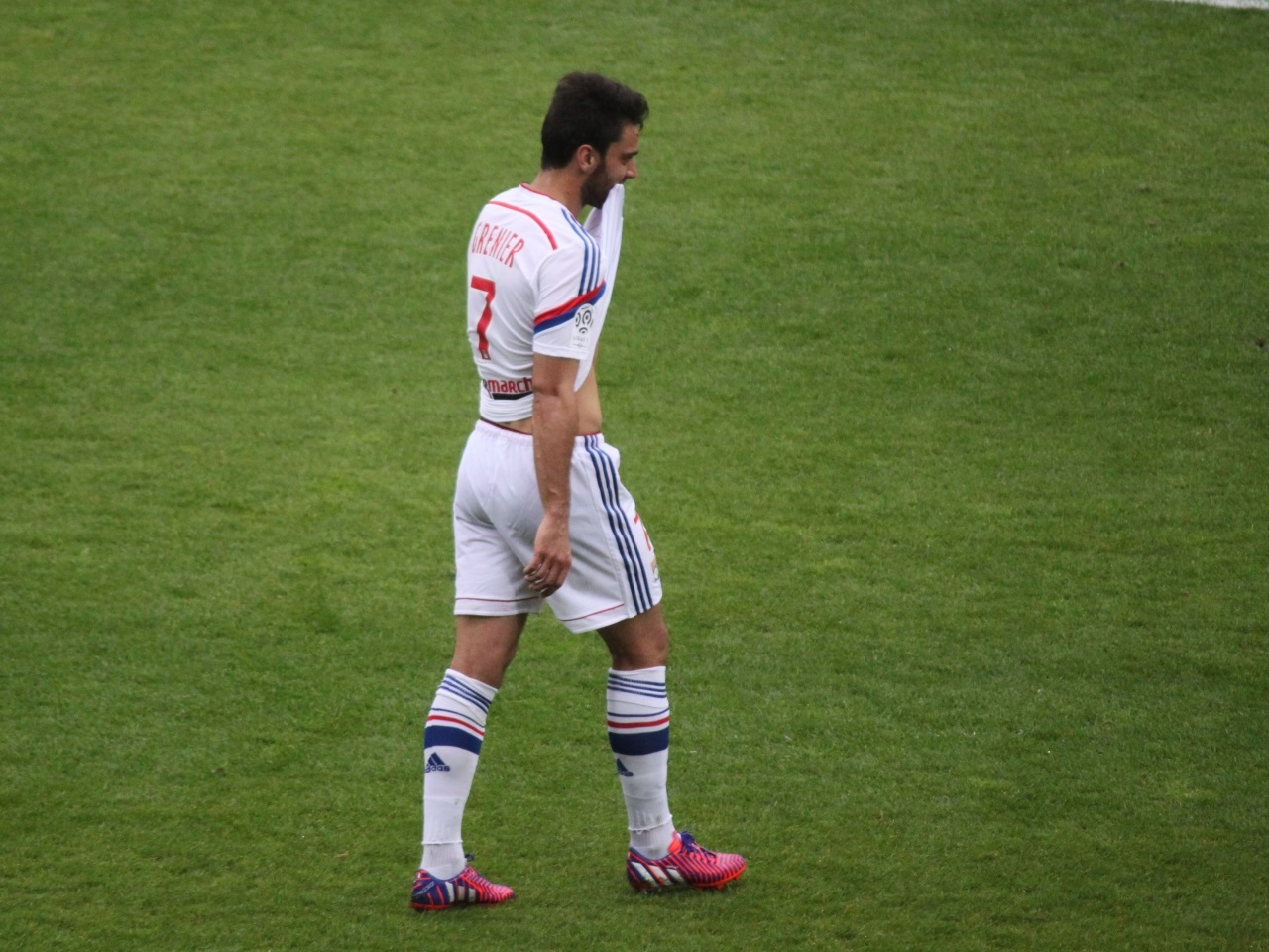 OL : Grenier sort sur blessure ! OL : Grenier sort sur blessure !