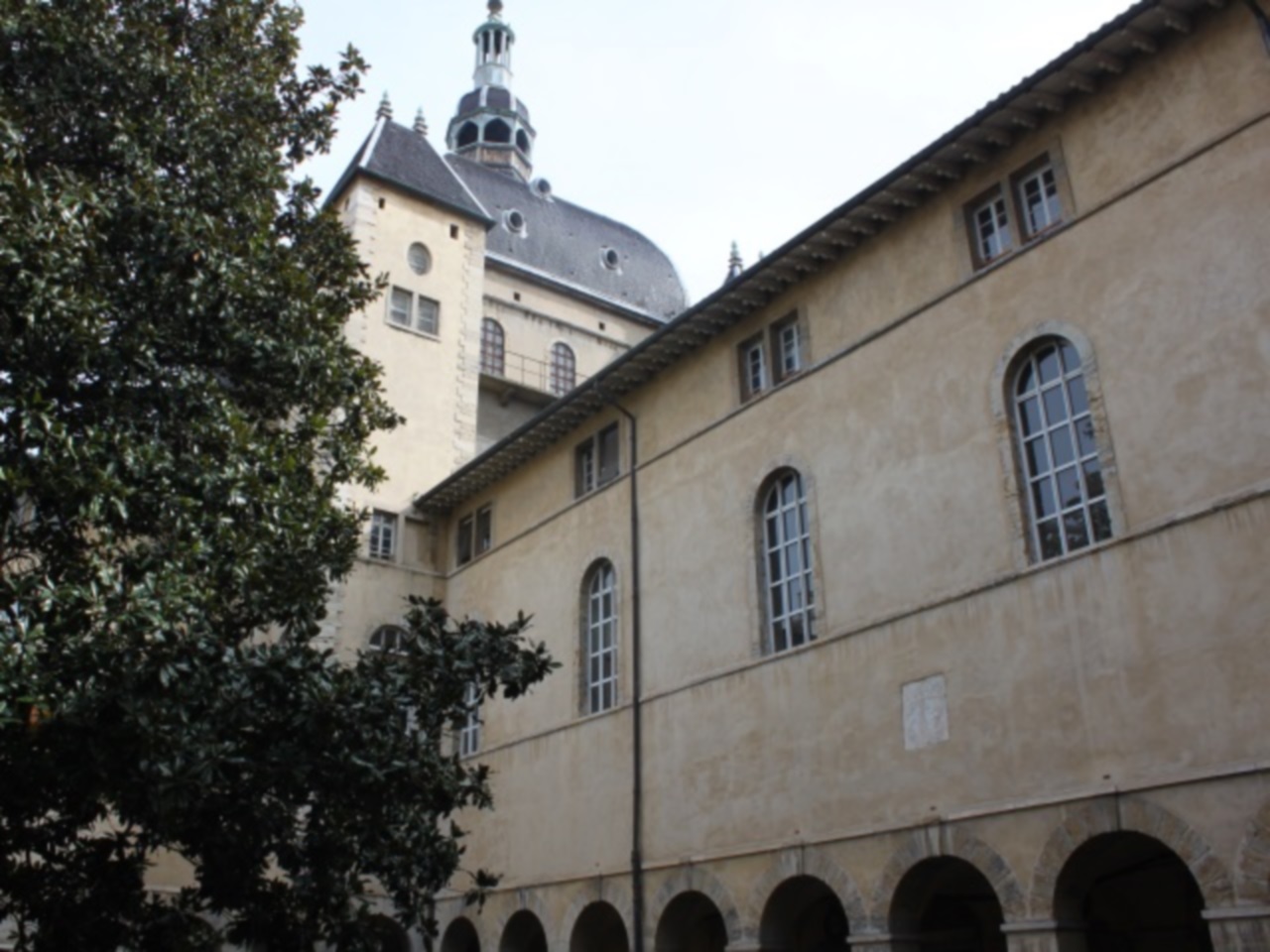 Lyon : des tombes juives du 18e siècle découvertes dans l’Hôtel-Dieu Lyon : des tombes juives du 18e siècle découvertes dans l’Hôtel-Dieu