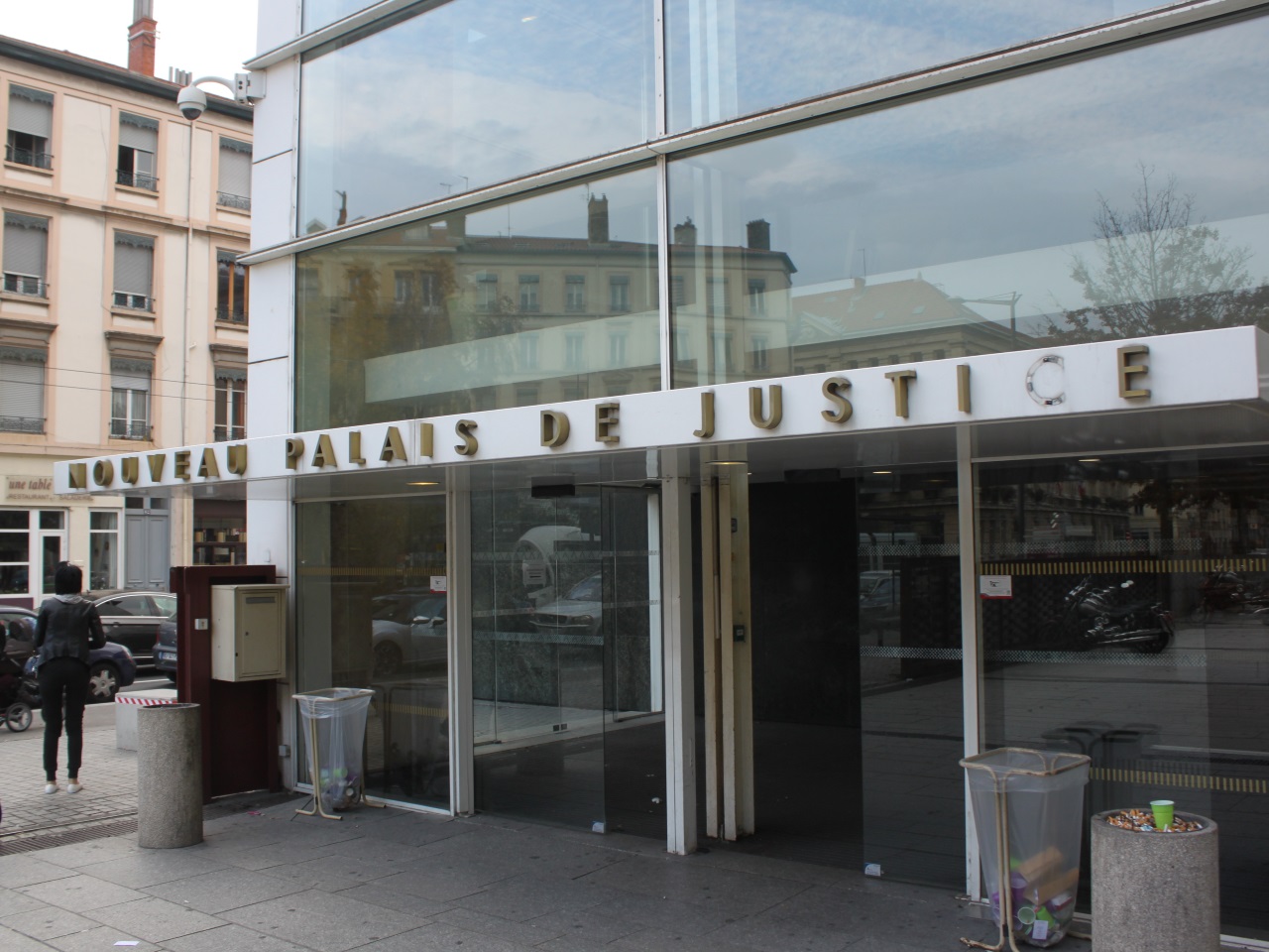 Les photos "sexuelles" d'un policier lyonnais passent mal au tribunal Les photos "sexuelles" d'un policier lyonnais passent mal au tribunal
