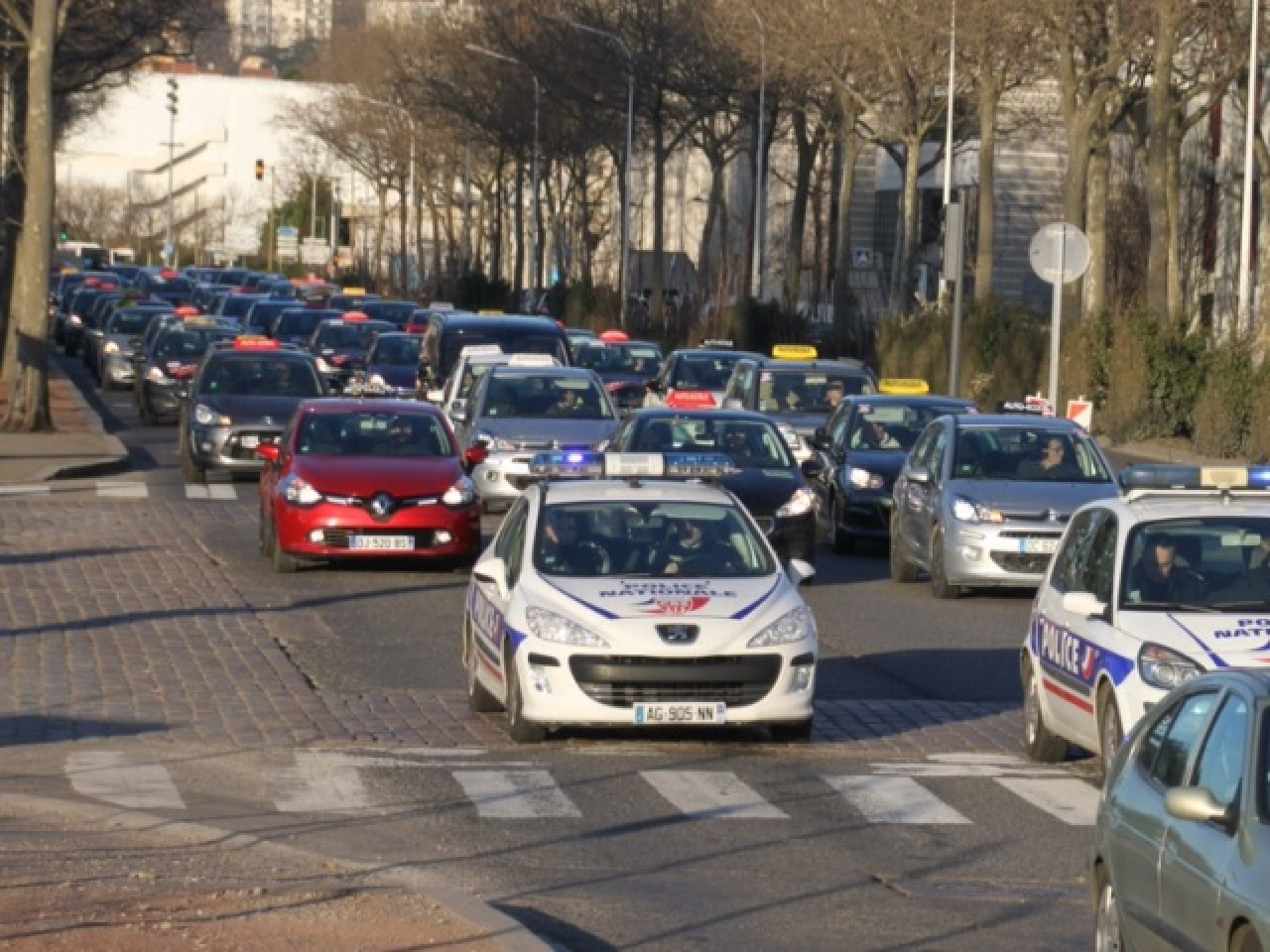 Lyon bloquée par les auto-écoles en colère lundi ? Lyon bloquée par les auto-écoles en colère lundi ?