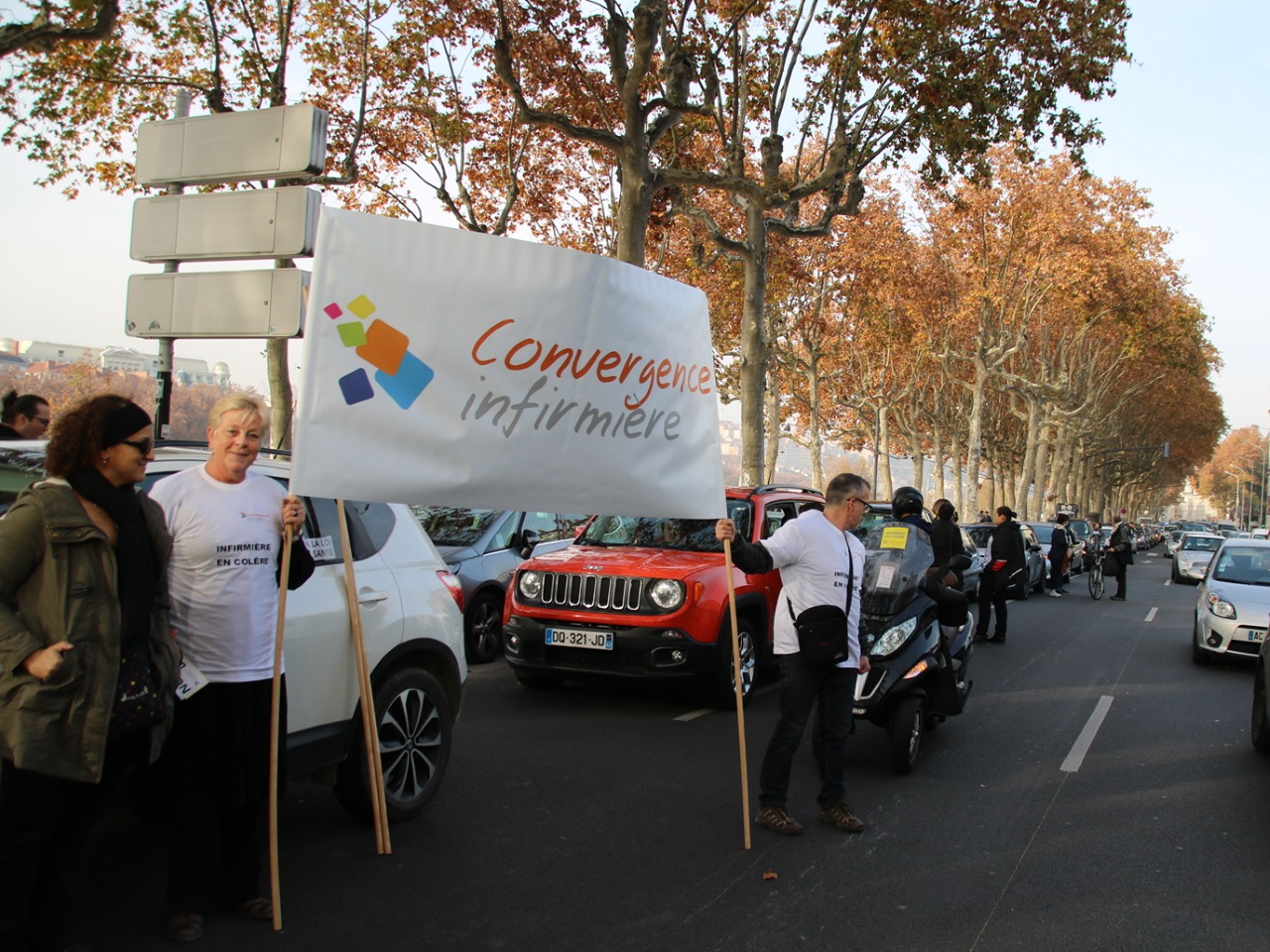 Attentats de Paris : les médecins stoppent leur grève partout en France Attentats de Paris : les médecins stoppent leur grève partout en France