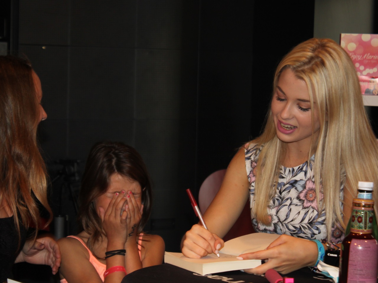 EnjoyPhoenix fait fondre en larmes les Lyonnaises EnjoyPhoenix fait fondre en larmes les Lyonnaises