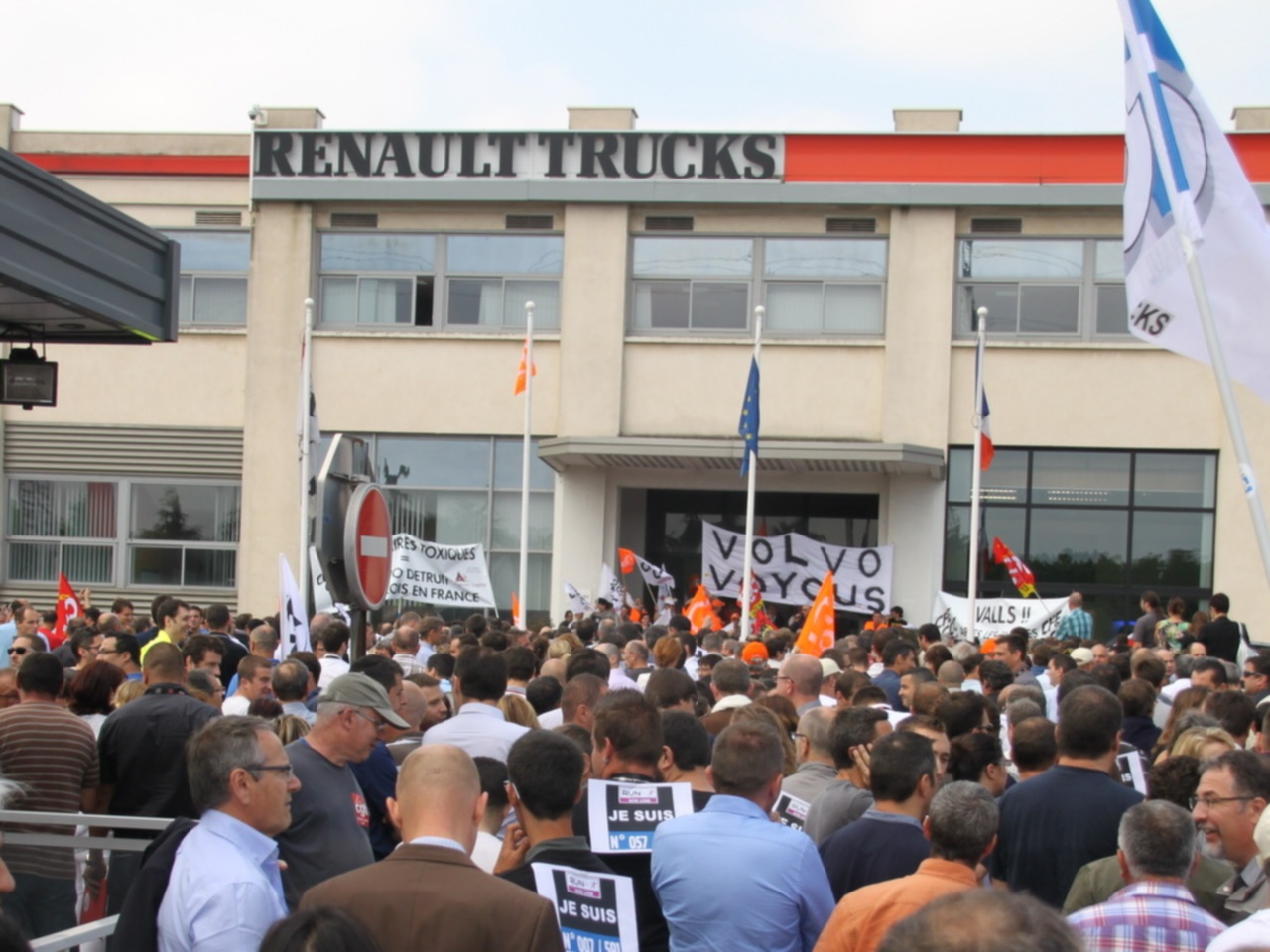 Renault Trucks : après le plan social, un projet d’externalisation des infrastructures ? Renault Trucks : après le plan social, un projet d’externalisation des infrastructures ?