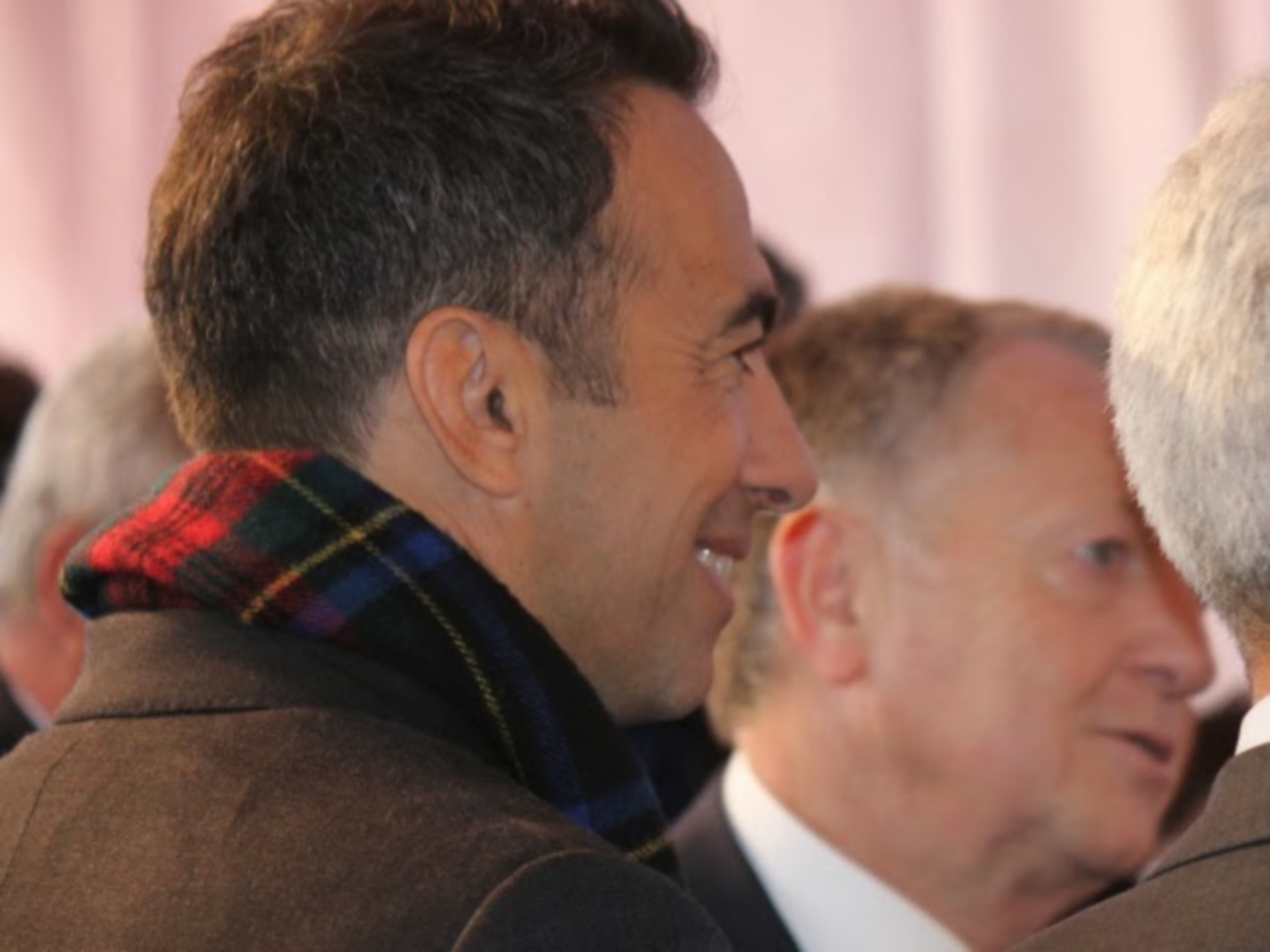 Club des Arméniens de Décines : Youri Djorkaeff éjecté de la présidence ? Club des Arméniens de Décines : Youri Djorkaeff éjecté de la présidence ?