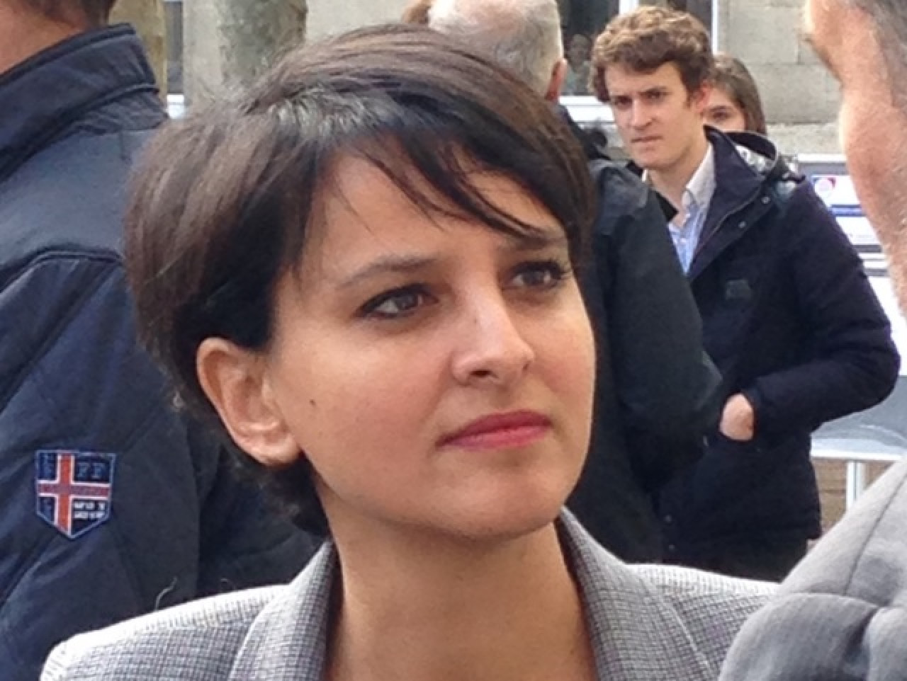 Le soutien-gorge de Najat Vallaud-Belkacem comme stratégie de communication ? Le soutien-gorge de Najat Vallaud-Belkacem comme stratégie de communication ?