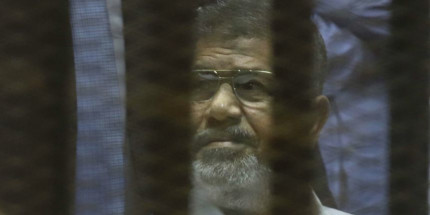 Egypte : l'ancien pr&eacute;sident Mohamed Morsi a &eacute;t&eacute; condamn&eacute; &agrave; mort pour des &eacute;vasions de prison et des violences en 2011