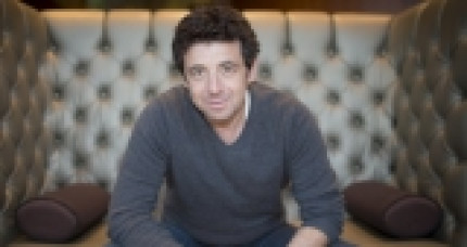 Patrick Bruel aime être nu! Patrick Bruel aime être nu!