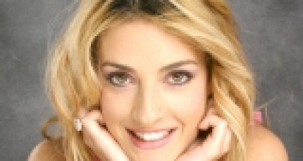 Eve Angeli voudrait participer à l'Eurovision! Eve Angeli voudrait participer à l'Eurovision!