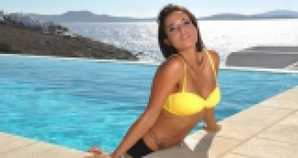 Une ex-candidate de télé-réalité se lance dans le porno! Une ex-candidate de télé-réalité se lance dans le porno!