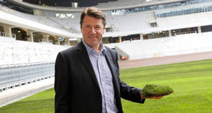 Grand Stade : tandis que Lyon pi&eacute;tine, Nice pose sa pelouse