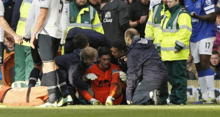 Hugo Lloris "la tête dure", victime d'un terrible choc Hugo Lloris "la tête dure", victime d'un terrible choc