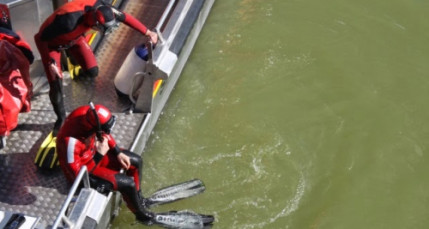 Le corps d'un homme aux mains li&eacute;es rep&ecirc;ch&eacute; dans la Sa&ocirc;ne