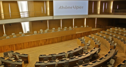 Elections r&eacute;gionales : le scrutin finalement repouss&eacute; &agrave; fin 2015