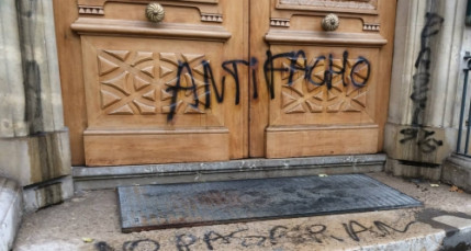 Soir&eacute;e des antis mariage pour tous : la mairie du 2e et la salle Fran&ccedil;ois Sala tagu&eacute;es