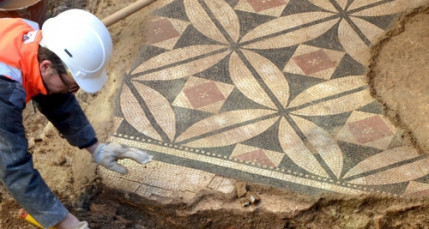 Lyon : les mosaïques découvertes vont rejoindre l'atelier de restauration Lyon : les mosaïques découvertes vont rejoindre l'atelier de restauration