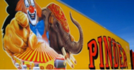 Un artiste du cirque Pinder fait une chute de 5 m&egrave;tres