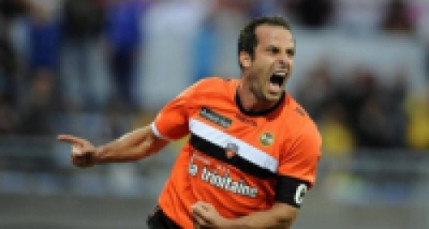 De retour dans le Rhône, Giuly fait des débuts tonitruants