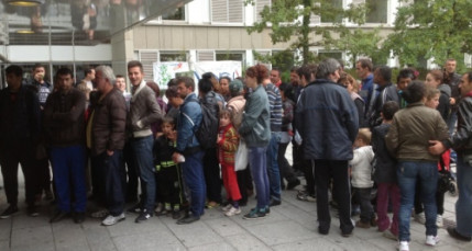 Les Albanais du camp de l&rsquo;auto-pont de Perrache fix&eacute;s sur leur sort vendredi