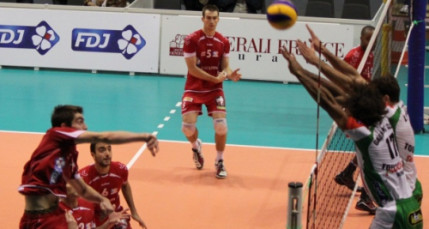 L’ASUL Lyon Volley s’incline face à Paris (3-2) L’ASUL Lyon Volley s’incline face à Paris (3-2)