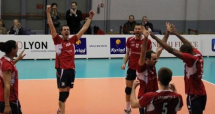 D&eacute;faite de l&rsquo;ASUL Lyon Volley contre Orange (3-1)