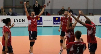 L&rsquo;ASUL Lyon Volley reprend la t&ecirc;te apr&egrave;s sa victoire face Harnes (3-0)