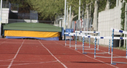 La nouvelle piste d&rsquo;athl&eacute;tisme du stade de Balmont Duch&egrave;re inaugur&eacute;e mercredi