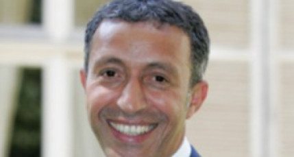 Azouz Begag accuse ouvertement Brice Hortefeux de racisme Azouz Begag accuse ouvertement Brice Hortefeux de racisme