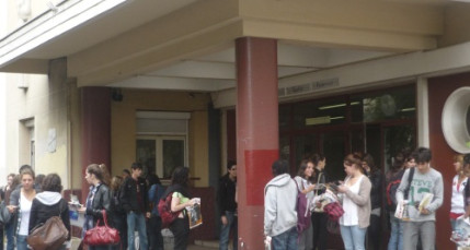 Lyon : il menace de mort le CPE de son lycée Lyon : il menace de mort le CPE de son lycée