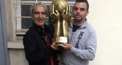 Domenech fier de supporter les Verts... au basket Domenech fier de supporter les Verts... au basket